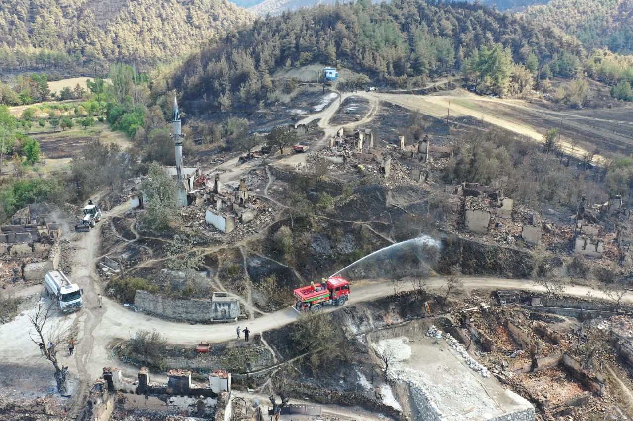 Bilecik’teki yangında alevler tarihi köyü küle çevirdi! "Uçan bir kuşun yanarak düştüğünü gördüm" - Sayfa 10