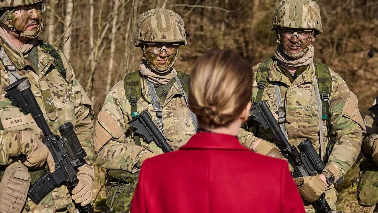 Danimarka'da askerlik ülkedeki tüm kadınlar için zorunlu hale getirildi, 11 ay şafak sayacaklar - Sayfa 5
