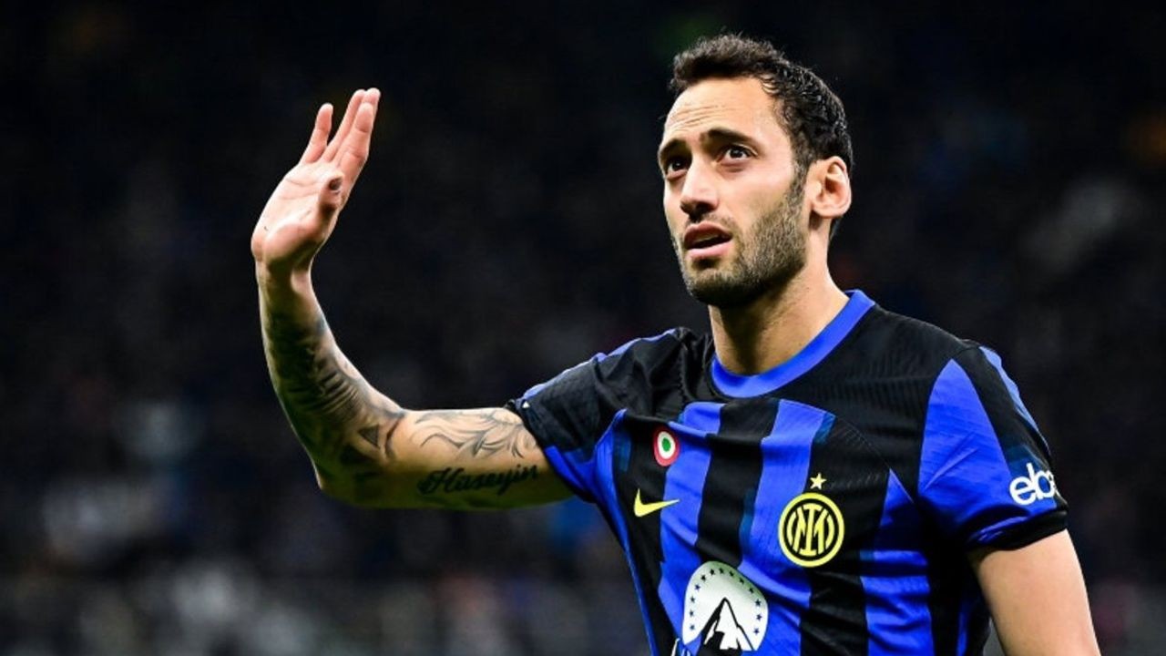 Inter'de Hakan Çalhanoğlu krizi! Kaptan Lautaro Martinez maç sonu ateş püskürdü, başkan da olaya dahil oldu: "Gidecekse gitsin!" - Sayfa 1