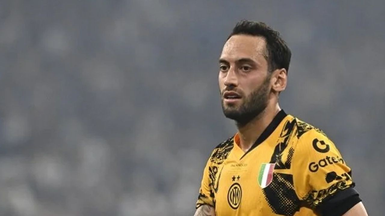 Inter'de Hakan Çalhanoğlu krizi! Kaptan Lautaro Martinez maç sonu ateş püskürdü, başkan da olaya dahil oldu: "Gidecekse gitsin!" - Sayfa 2