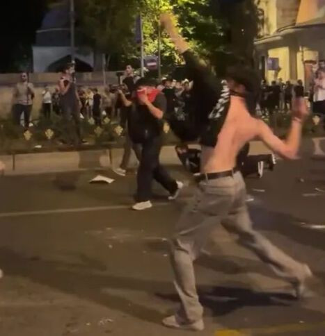 Özgür Özel'den Erdoğan’a ‘cunta’ hakareti! Saraçhane’de Müslümanlara tehdit: Bir bir asılacaksınız! - Sayfa 3