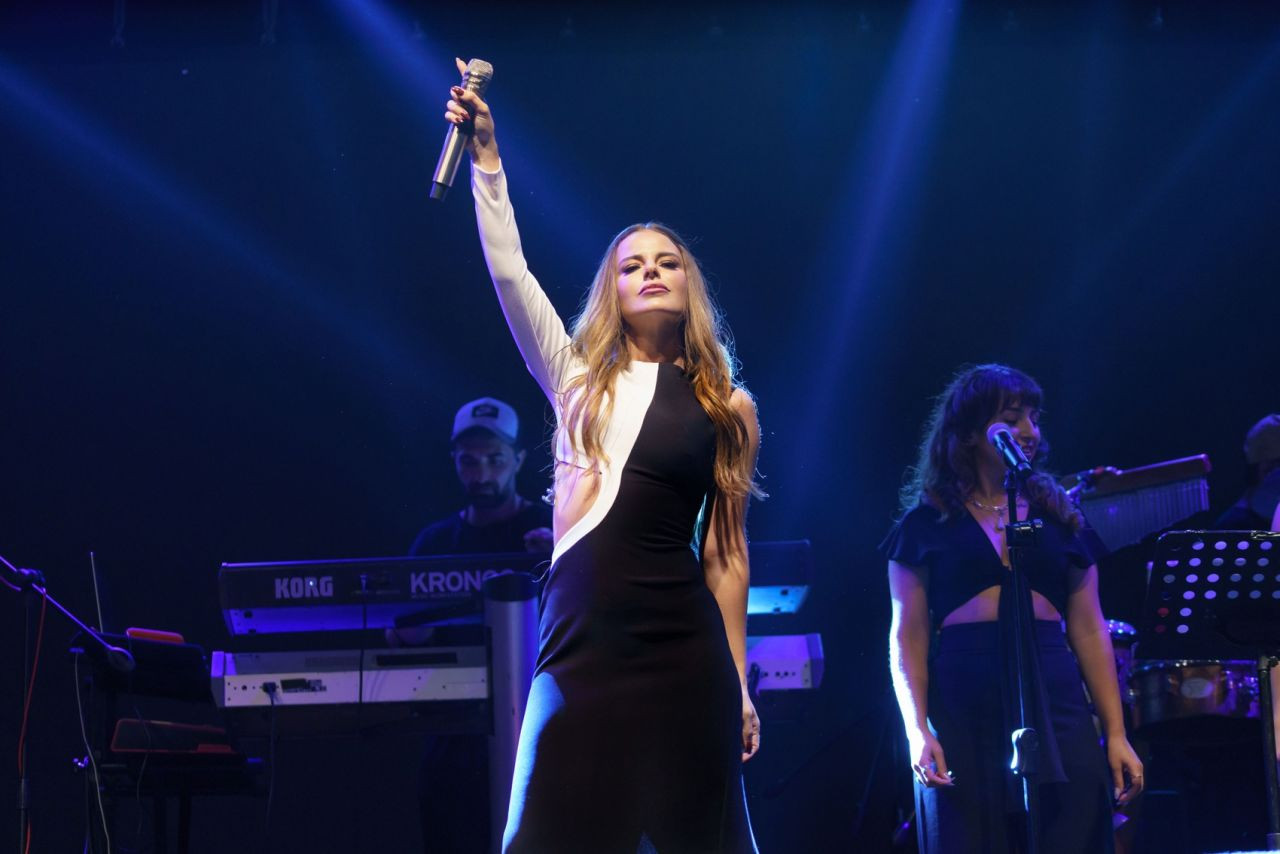 Müzikte yeni patronlar belli oldu! Cem Adrian zirvede Tarkan çekildi! İşte yıllık kazançları... - Sayfa 24