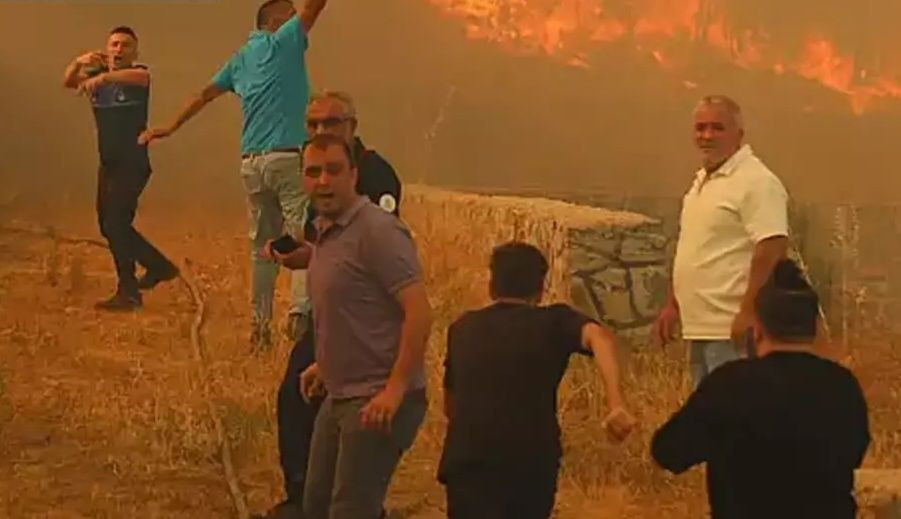 Çeşme'de yangın felaketi! Alevler villalara kadar ulaştı... Can kaybı var! Yangının sebebi elektrik hattı mı? - Sayfa 13