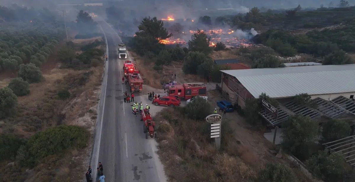 Çeşme yanarken kulüpler son ses: Bir taraf can derdinde, bir taraf dans pistinde! - Sayfa 6