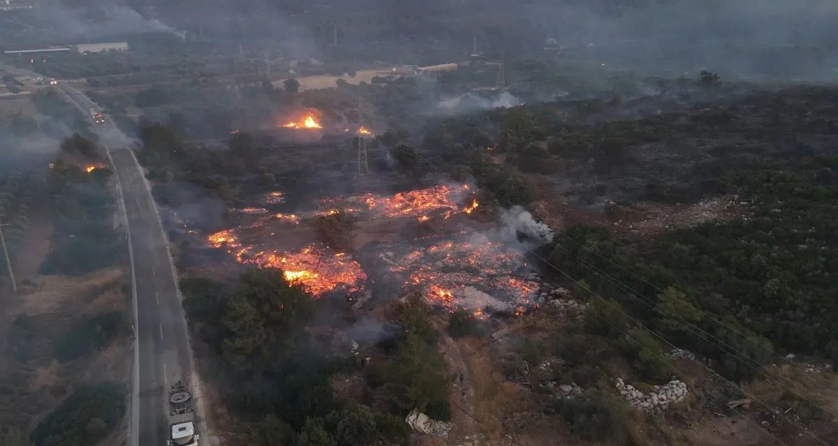 Çeşme yanarken kulüpler son ses: Bir taraf can derdinde, bir taraf dans pistinde! - Sayfa 4
