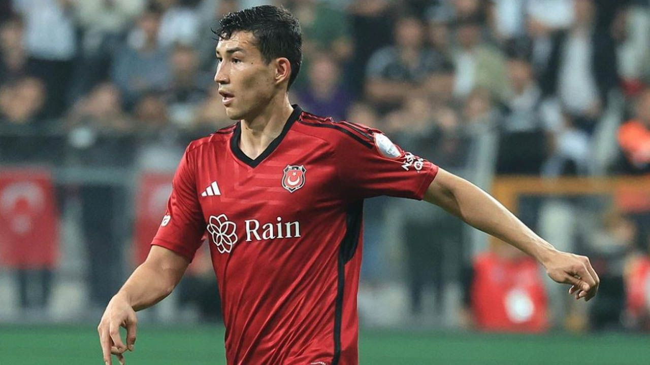 Beşiktaş'ta tarihi ayrılık operasyonu! Solskjaer listeyi verdi: 10 futbolcuyla yollar ayrılıyor - Sayfa 16