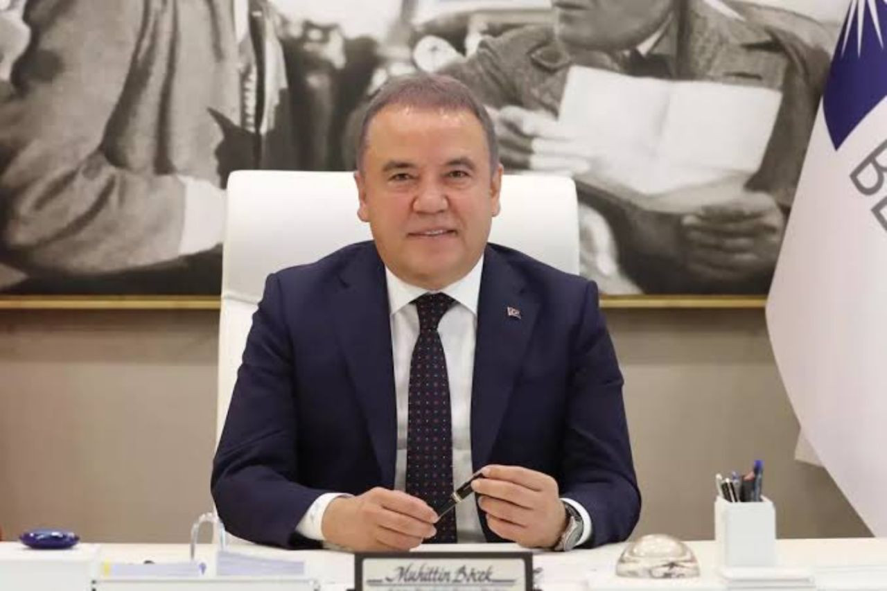 CHP'li Antalya Büyükşehir Belediye Başkanı Muhittin Böcek ve eski gelini gözaltında! Oğlu Mustafa Gökhan Böcek firari... Operasyonda 2 somut delil! - Sayfa 6