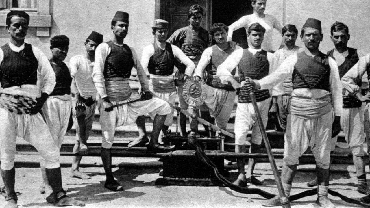 Büyük yangın travmamız! Tarihte ilk itfaiye teşkilatını neden Türkler kurdu? - Sayfa 7