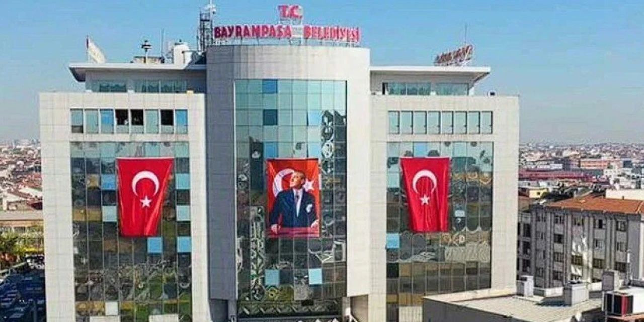 CHP’li Bayrampaşa Belediyesi’nde istifa krizi!  Saki Teker ve Ali Karahasanoğlu “Gayri ahlaki tutum, para hırsı ve küfürlü sözler artık yetti” diyerek istifa etti... - Sayfa 2