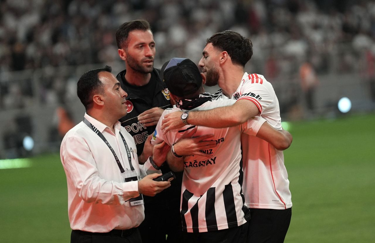 Beşiktaş’ta büyük gün! Orkun Kökçü binlerce taraftarın önünde resmen imzayı attı! - Sayfa 3