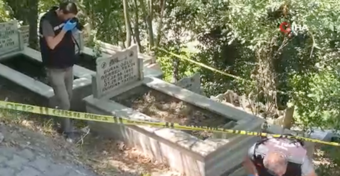 Bartın’da mezarda tüyler ürperten olay: 4 yıl önce ölen adamın mezarından bal mumundan bebek ve muska çıktı, aile şokta! - Sayfa 5