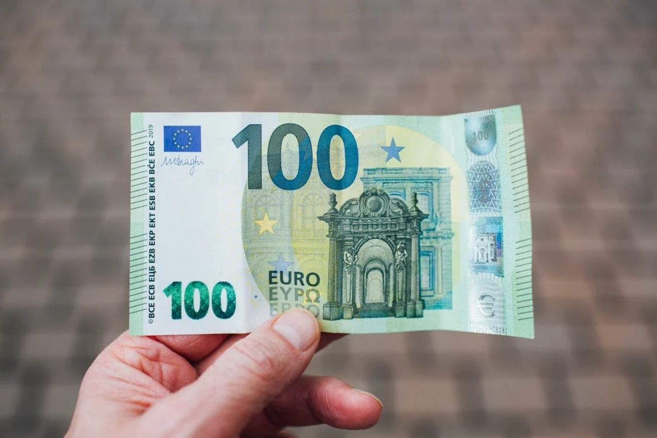 Trump’ın Gümrük Vergisi tehdidi zirveyi vurdu! Euro zirveden geriledi - Sayfa 3