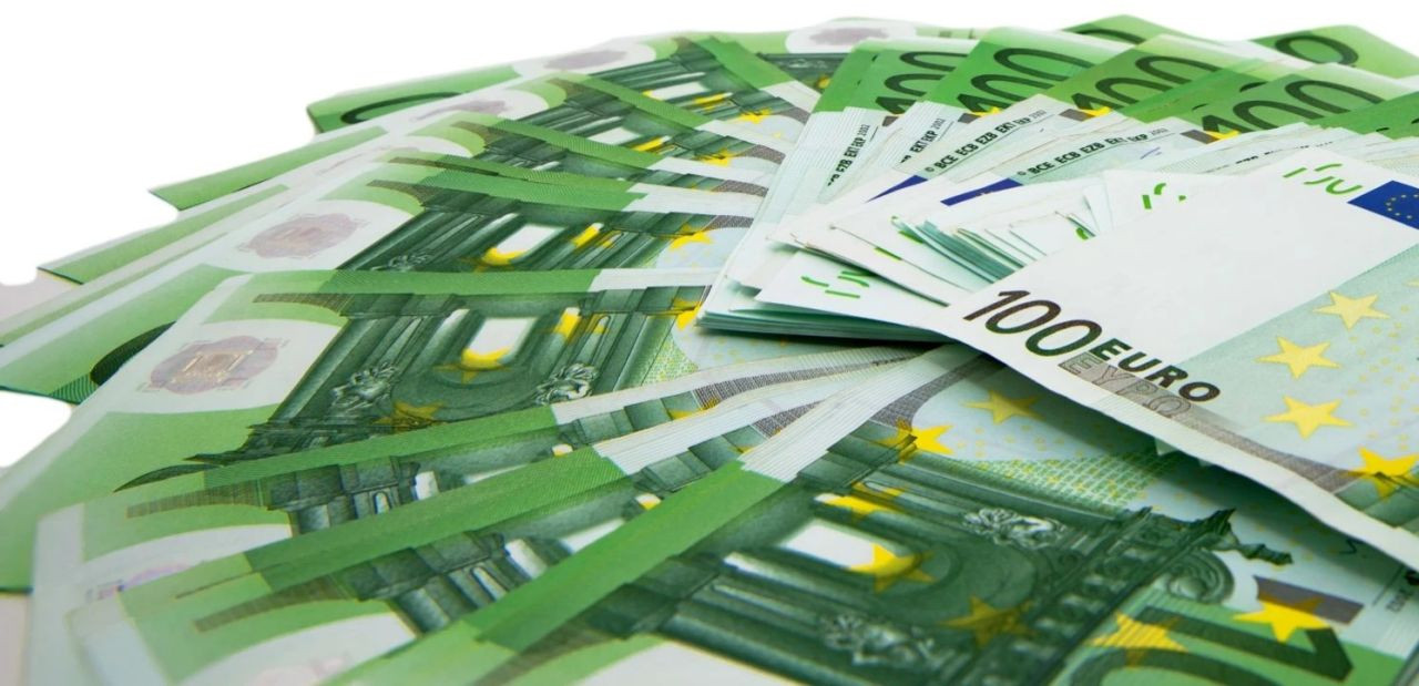 Trump’ın Gümrük Vergisi tehdidi zirveyi vurdu! Euro zirveden geriledi - Sayfa 4
