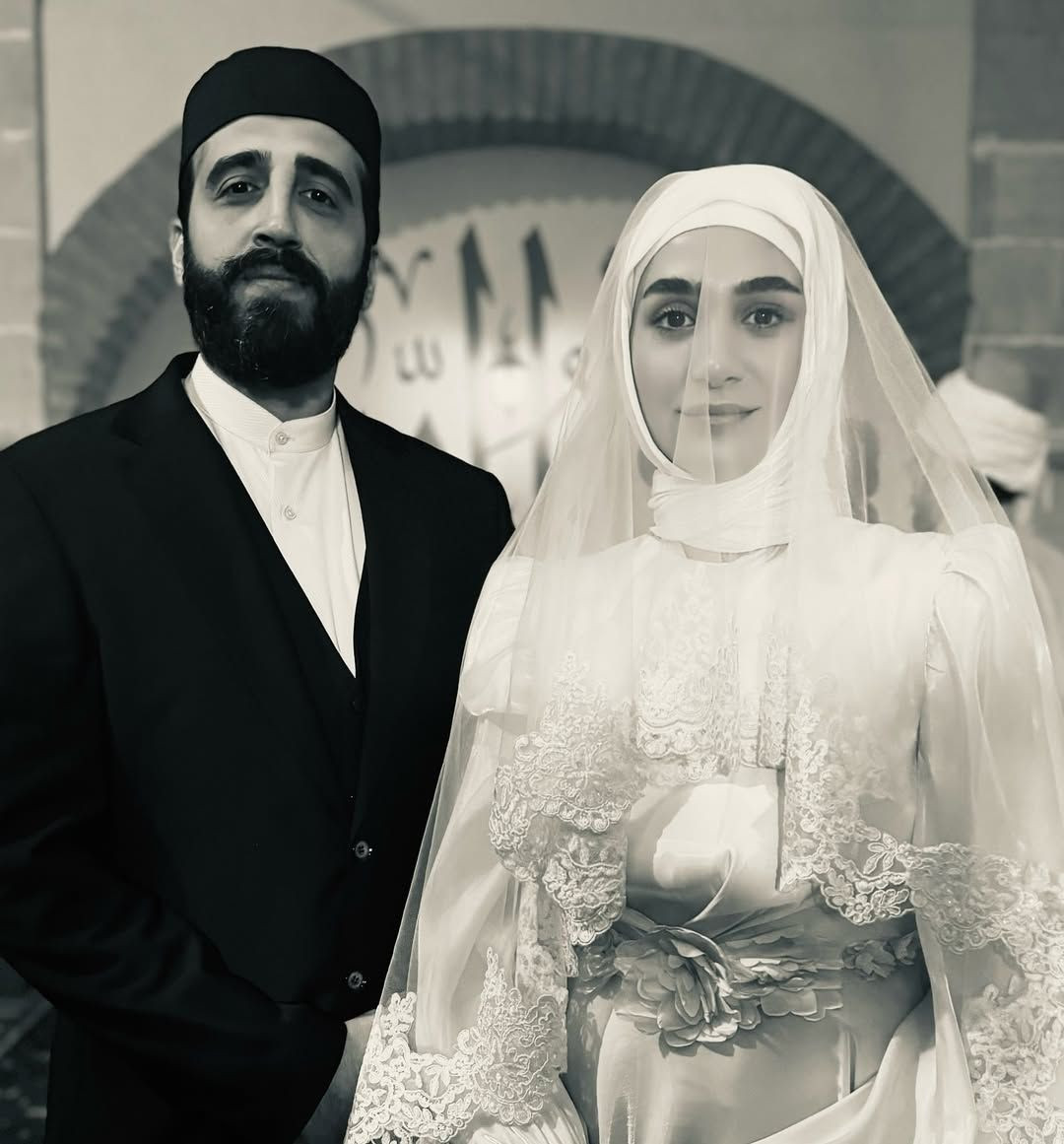 Kızıl Goncalar'ın Birgül'ü Sitare Akbaş, çocukluk arkadaşı ile nişanlandı! Nişan elbisesine beğeni yağdı - Sayfa 2