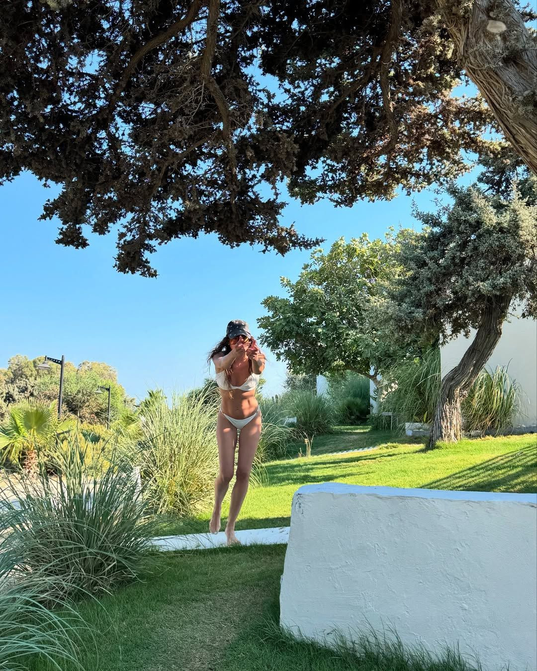 Sinem Kobal'dan nefes kesen tatil pozları - Sayfa 3