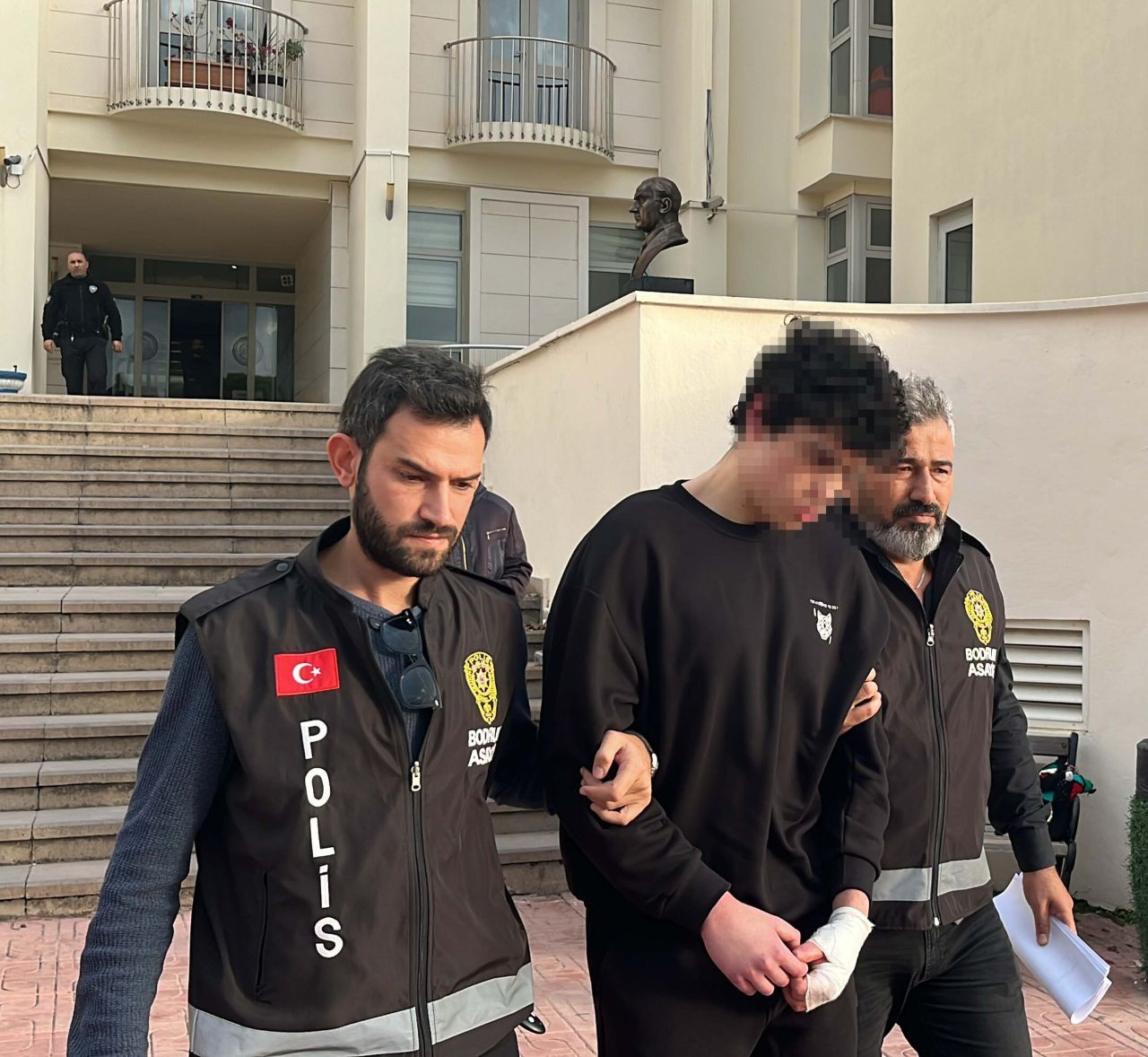 Bodrum'da evlat vahşeti! Öz annesi Figen Bezmez'in boğazını kesip öldürdü, 24 yıl ceza aldı - Sayfa 2