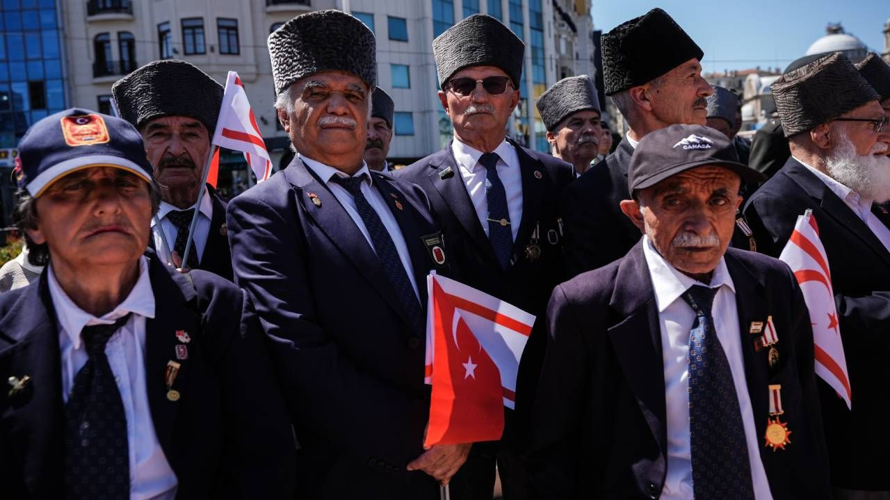 1974 Barış Harekatı'nın 51. yıl dönümünde Kıbrıs Gazileri Taksim'de esas duruşta selam verdi - Sayfa 3