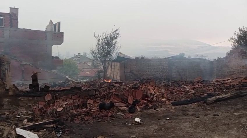 Sakarya Geyve'de yangın felaketi! Taşoluk Mahallesi'nde 3 ev küle döndü! 2 mahalle tahliye edildi - Sayfa 2