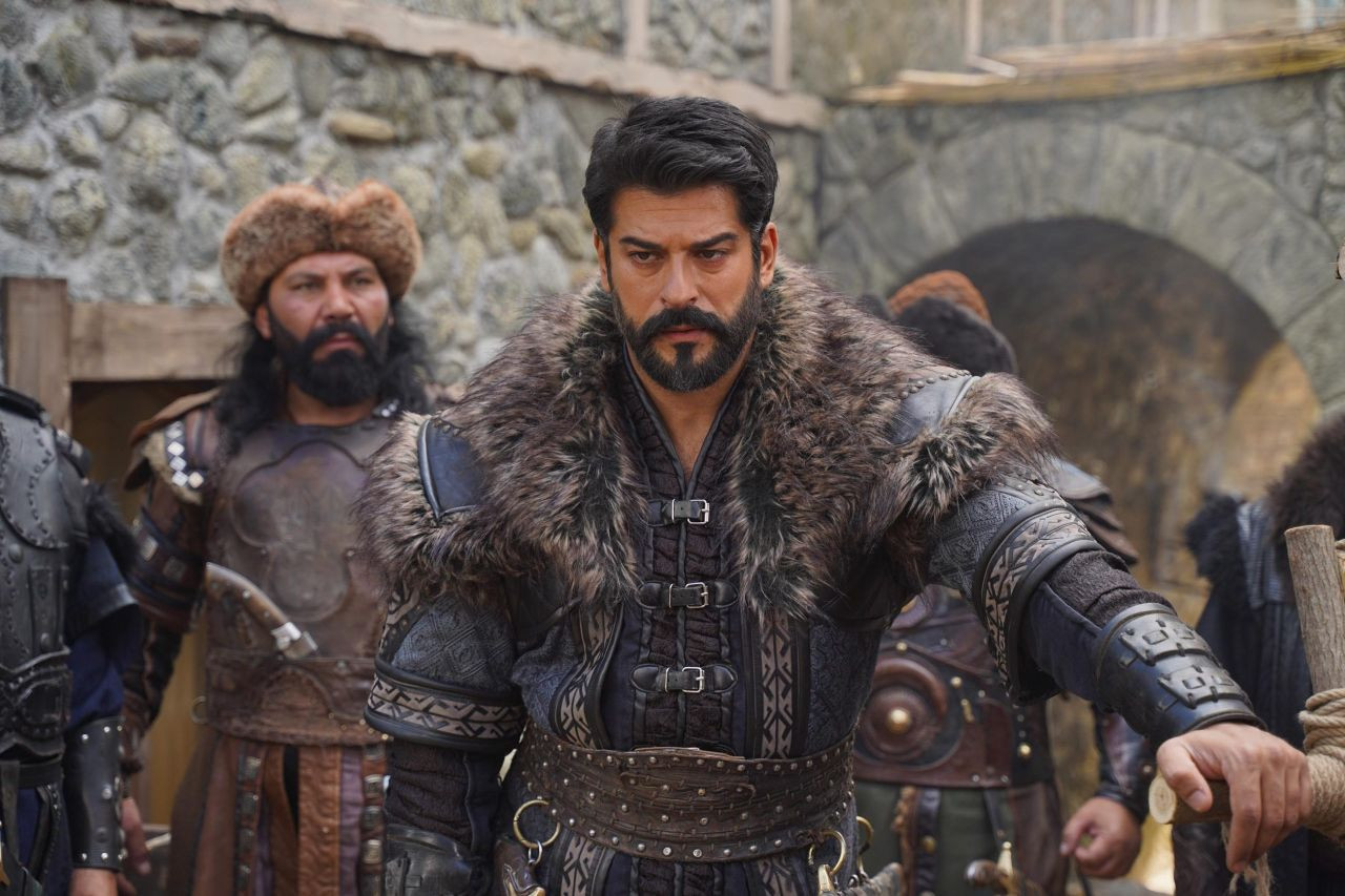 Bölüm başı 4 milyon TL talep ettiği iddia edilmişti! Kuruluş Osman'dan ayrılan Burak Özçivit'ten veda mesajı: Emeğim üzerine algı yaratmaya çalışanlar... - Sayfa 3