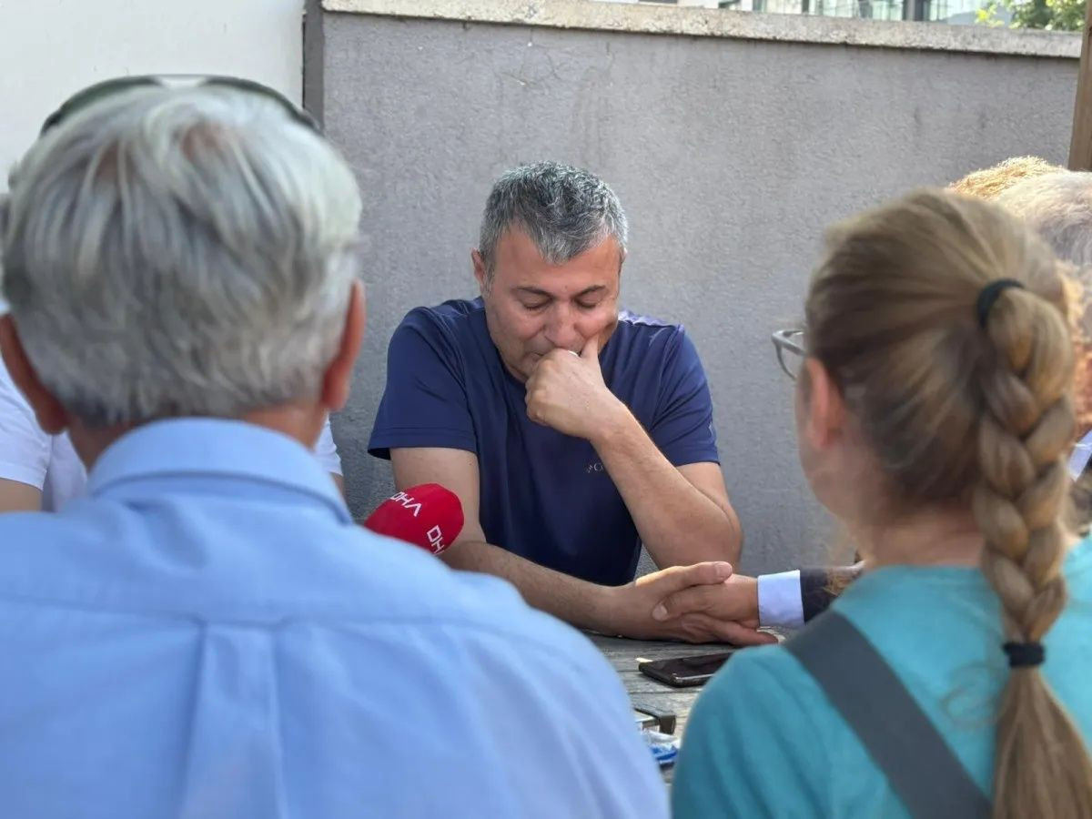 “Motoru sattırdık, kaza yapmasın diye… Böyle bir şey oldu...” Yangın şehidi Bayram Eren Arslan’ın babası konuştu, gözyaşları sel oldu - Sayfa 3
