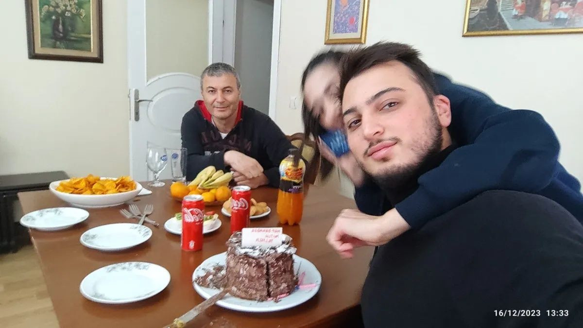 “Motoru sattırdık, kaza yapmasın diye… Böyle bir şey oldu...” Yangın şehidi Bayram Eren Arslan’ın babası konuştu, gözyaşları sel oldu - Sayfa 7