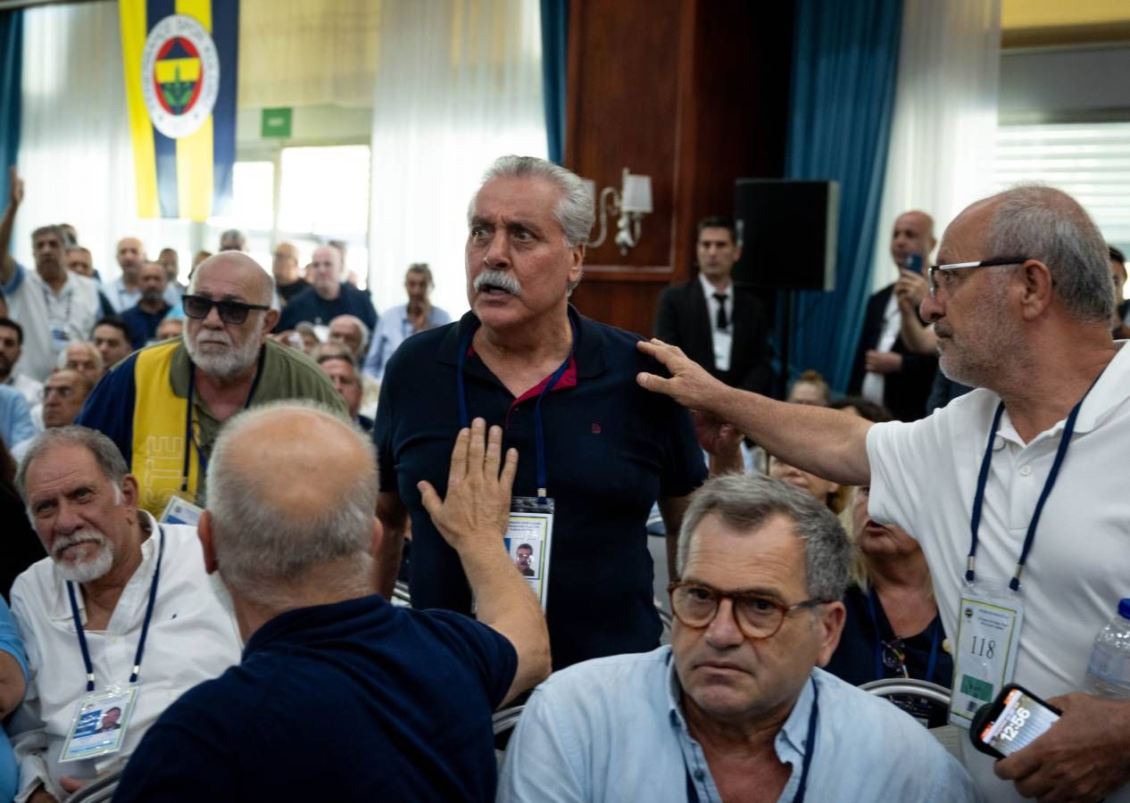 Ali Koç parmağıyla gösterip "çıkarın" dedi, Fenerbahçe efsanesi Müjdat Yetkiner salondan çıkarıldı - Sayfa 9