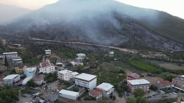 Bursa orman yangınında son durum:  Bin kişilik ordu geceyi uykusuz geçirdi! Yangının enerjisi düşürüldü... Tahribat gün ağarınca ortaya çıktı - Sayfa 4