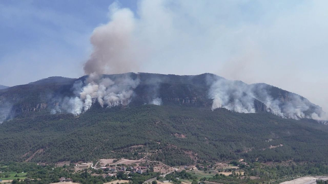 Karabük'te 1.839 vatandaş güvenli yerlere tahliye edildi; 19 köy, 57 mahalle! Alevlerle 5 gündür mücadele - Sayfa 2