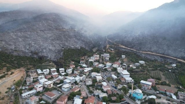 Bursa orman yangınında son durum:  Bin kişilik ordu geceyi uykusuz geçirdi! Yangının enerjisi düşürüldü... Tahribat gün ağarınca ortaya çıktı - Sayfa 5