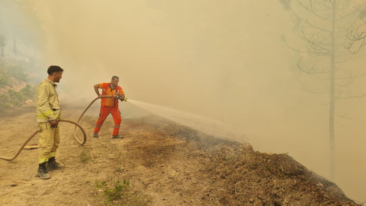 Karabük'te 1.839 vatandaş güvenli yerlere tahliye edildi; 19 köy, 57 mahalle! Alevlerle 5 gündür mücadele - Sayfa 13