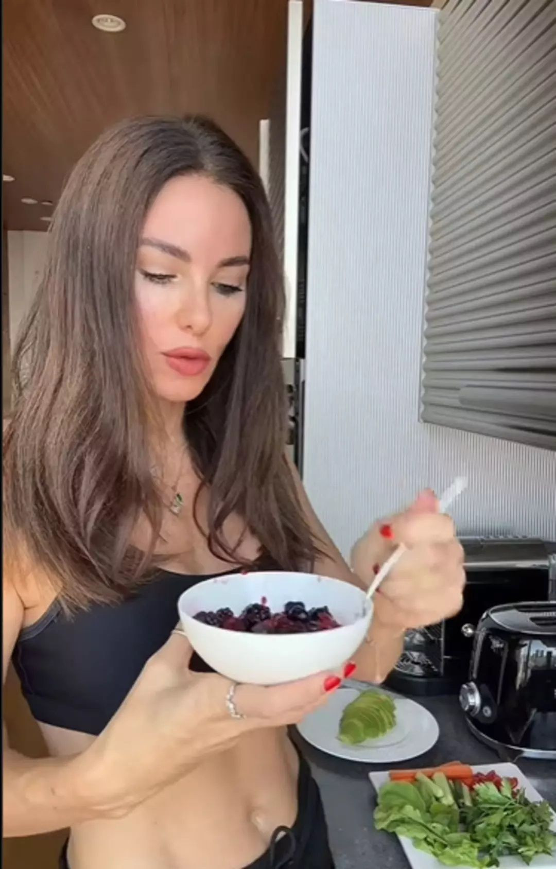 Çağla Şıkel'in ardından bu kez de Defne Samyeli kahvaltı tabağıyla gündemde! "Protein ağırlıklı besleniyorum" - Sayfa 5