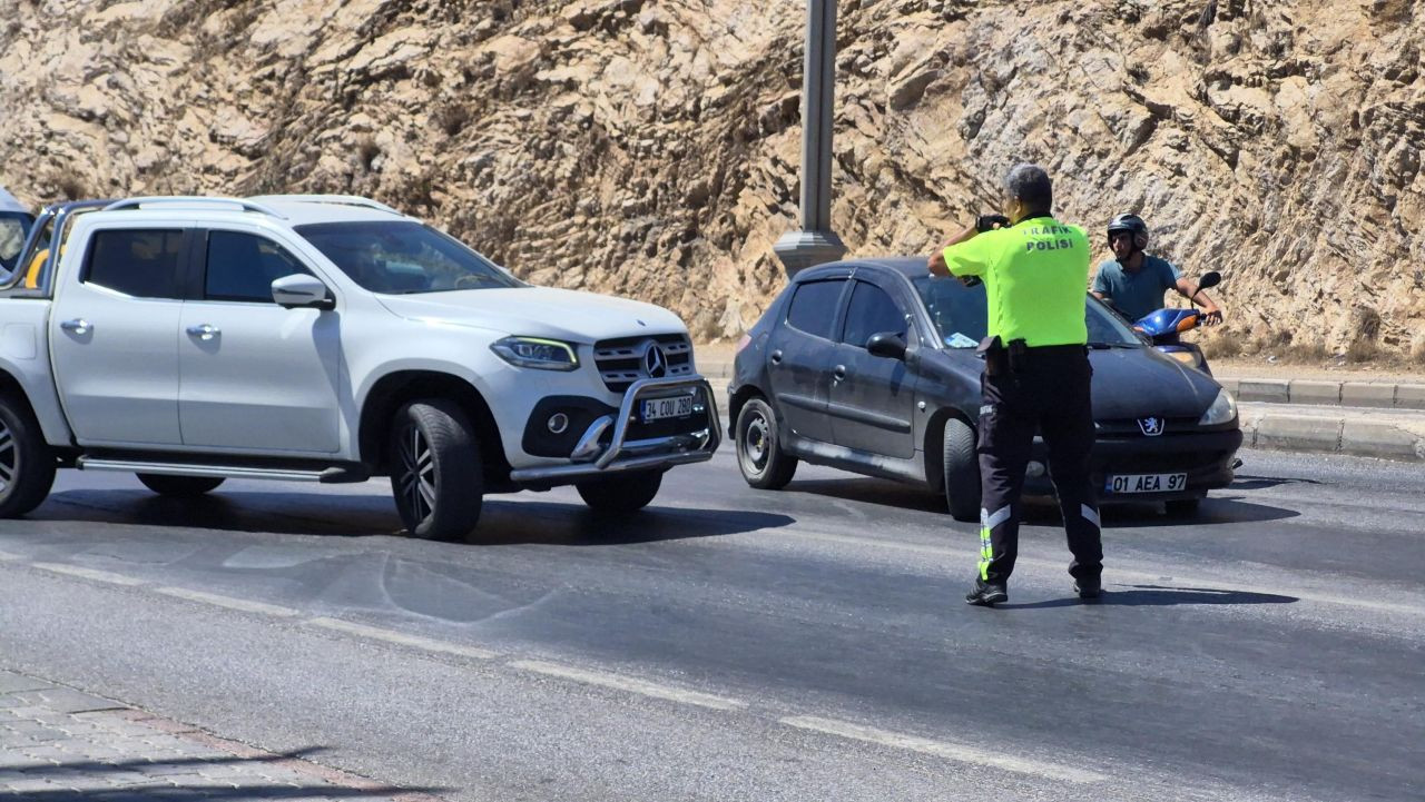 Dilan Çıtak, polisin üzerine araba sürüp ortalığı birbirine katmıştı! Skandala tepki yağarken İdo Tatlıses'ten olay hamle - Sayfa 3