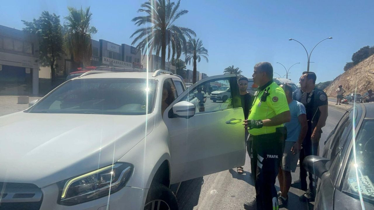 Dilan Çıtak, polisin üzerine araba sürüp ortalığı birbirine katmıştı! Skandala tepki yağarken İdo Tatlıses'ten olay hamle - Sayfa 6