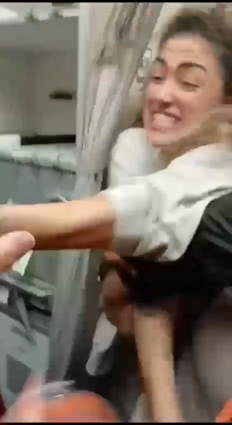 Kabin memuruyla tartıştı, polisin üzerine araç sürdü! Dilan Çıtak Tatlıses, 2 yılda 3 kez karakolluk oldu! İşte karıştığı olaylar - Sayfa 6