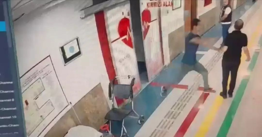 Şanlıurfa’da hastane dehşeti: Başhekim yardımcısı ve güvenlik görevlisi bıçaklandı! Saldırgan suç aletiyle birlikte yakalandı! - Sayfa 1