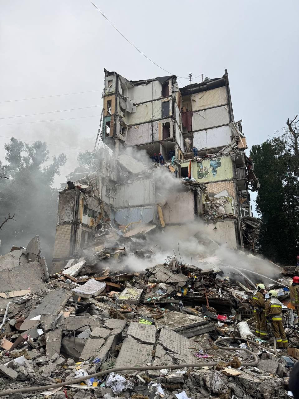 Kiev'de korkunç sabah! Moskova'dan füze yağmuru: Biri çocuk 6 ölü, en az 82 yaralı - Sayfa 2