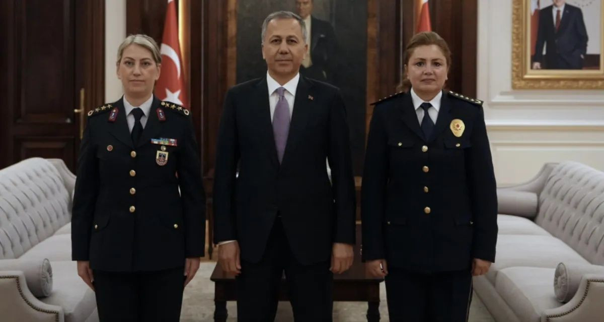 "Erdoğan başa gelirse kadınlar araba kullanamaz" diyen Özgür Özel, gör bunu! Jandarmanın kadın paşası! Gülden Mat Şakir tuğgeneralliğe terfi etti.. - Sayfa 3