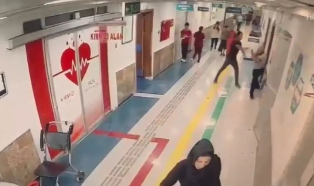 Şanlıurfa’da hastane dehşeti: Başhekim yardımcısı ve güvenlik görevlisi bıçaklandı! Saldırgan suç aletiyle birlikte yakalandı! - Sayfa 8