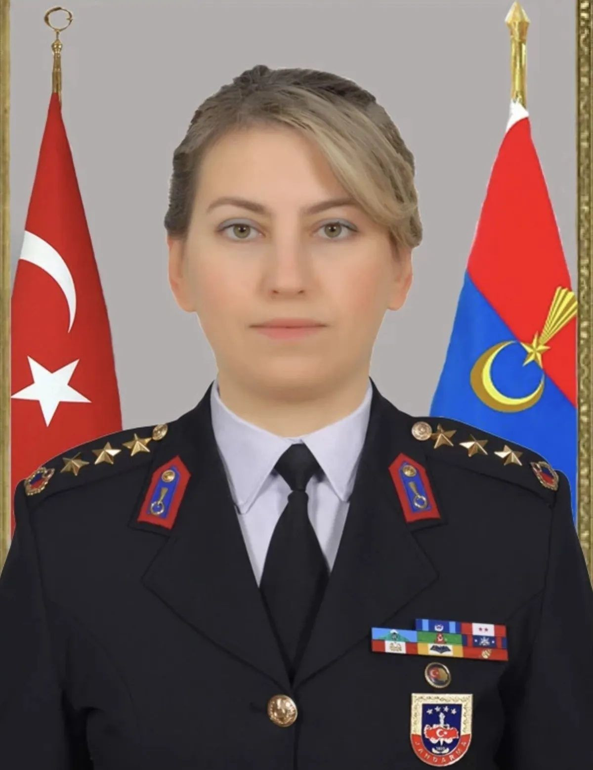 "Erdoğan başa gelirse kadınlar araba kullanamaz" diyen Özgür Özel, gör bunu! Jandarmanın kadın paşası! Gülden Mat Şakir tuğgeneralliğe terfi etti.. - Sayfa 4