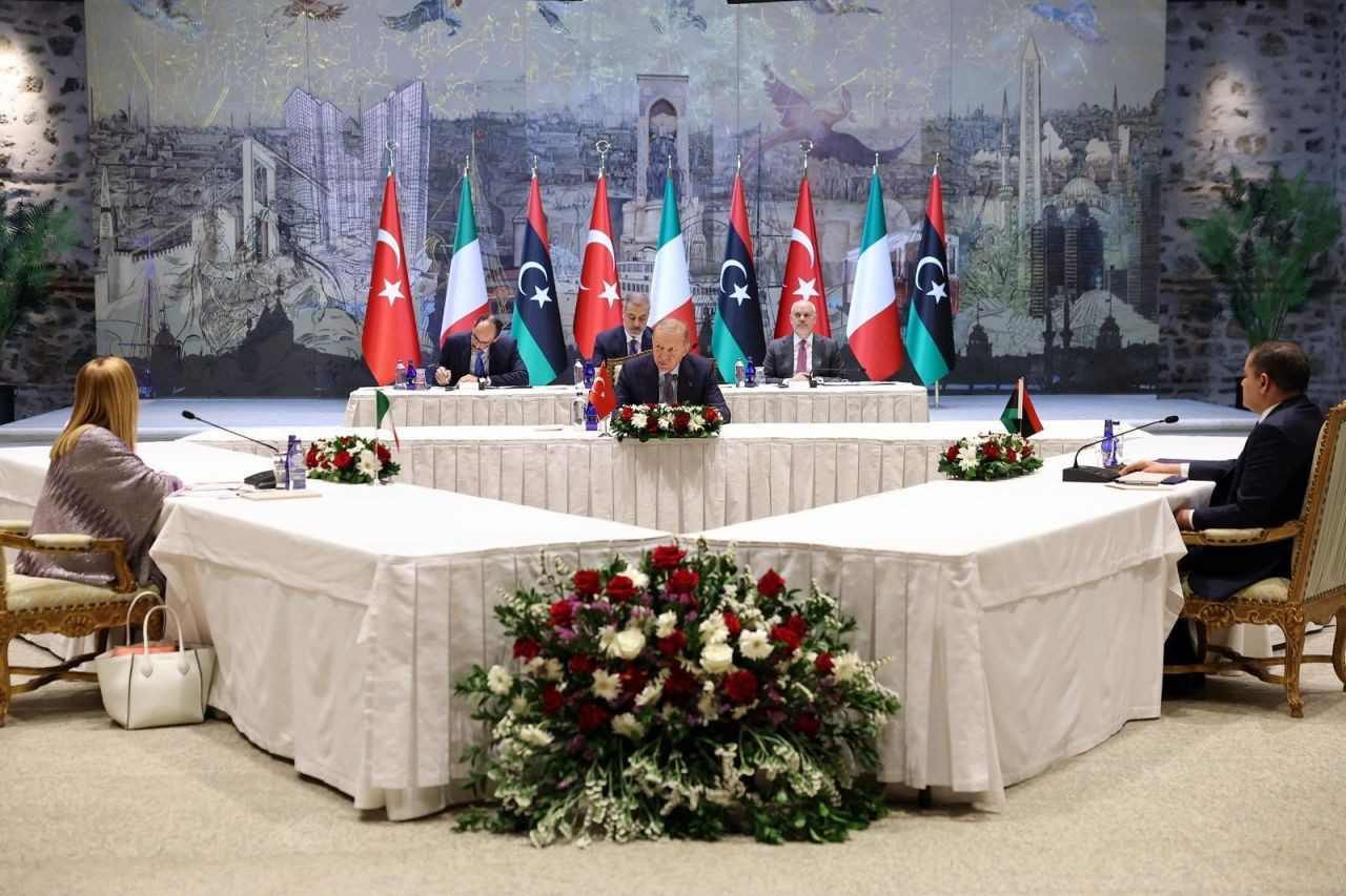 Meloni’nin çantasında ne var? Erdoğan-Meloni-Dibeybe üçlü zirvesinden ilk kareler! - Sayfa 3