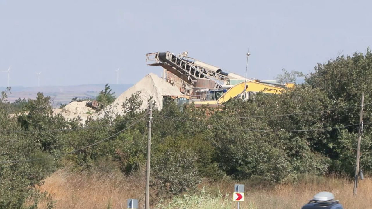 Silivri'de kum ocağında göçük: Balçığın altında kalan işçi 3 gün sonra cansız olarak çıkarıldı - Sayfa 6