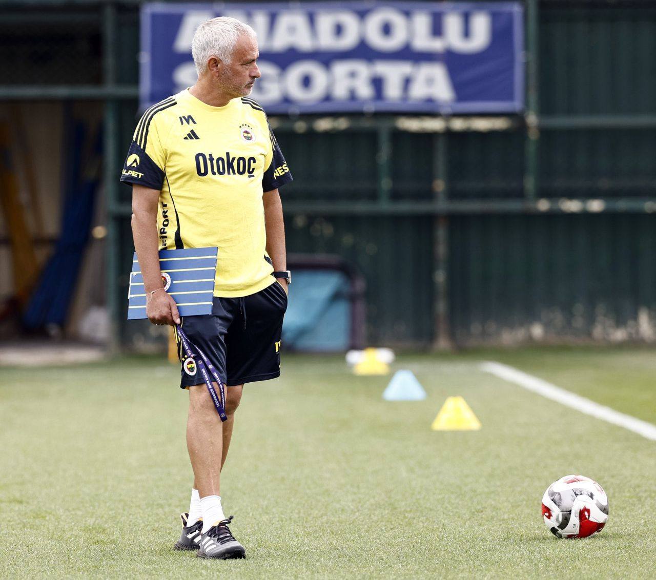 Cenk Tosun'un yeni adresi belli oldu! Ses getirecek bir transfer daha... - Sayfa 1