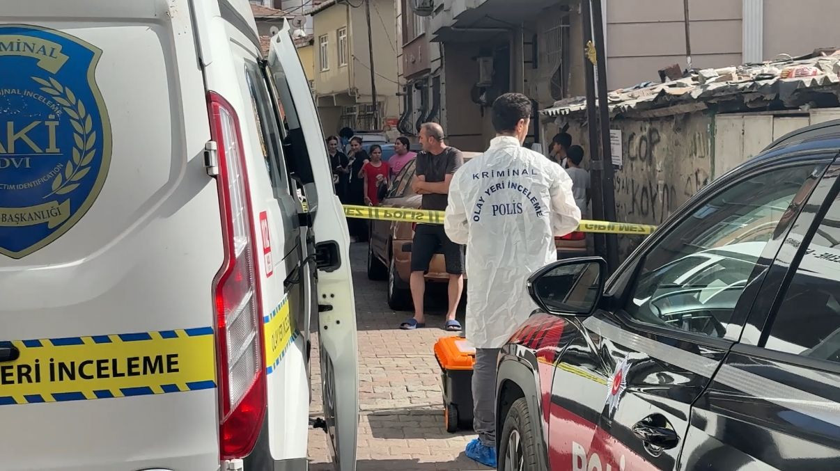 Kağıthane'de kan donduran vahşet! Yumurtayı çırpıyordu, ev arkadaşı arkadan gelip boğazını kesti - Sayfa 9