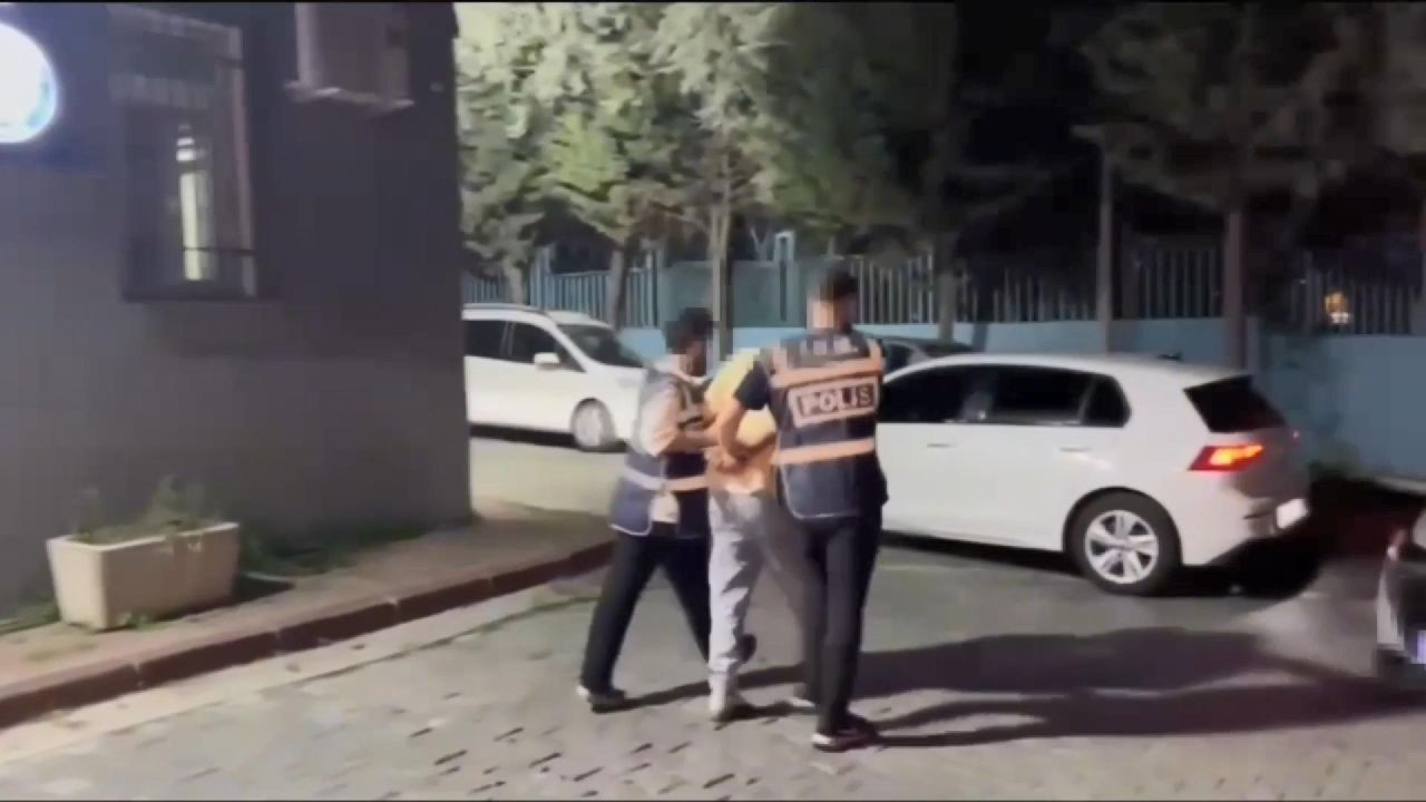 Kağıthane'de kan donduran vahşet! Yumurtayı çırpıyordu, ev arkadaşı arkadan gelip boğazını kesti - Sayfa 2