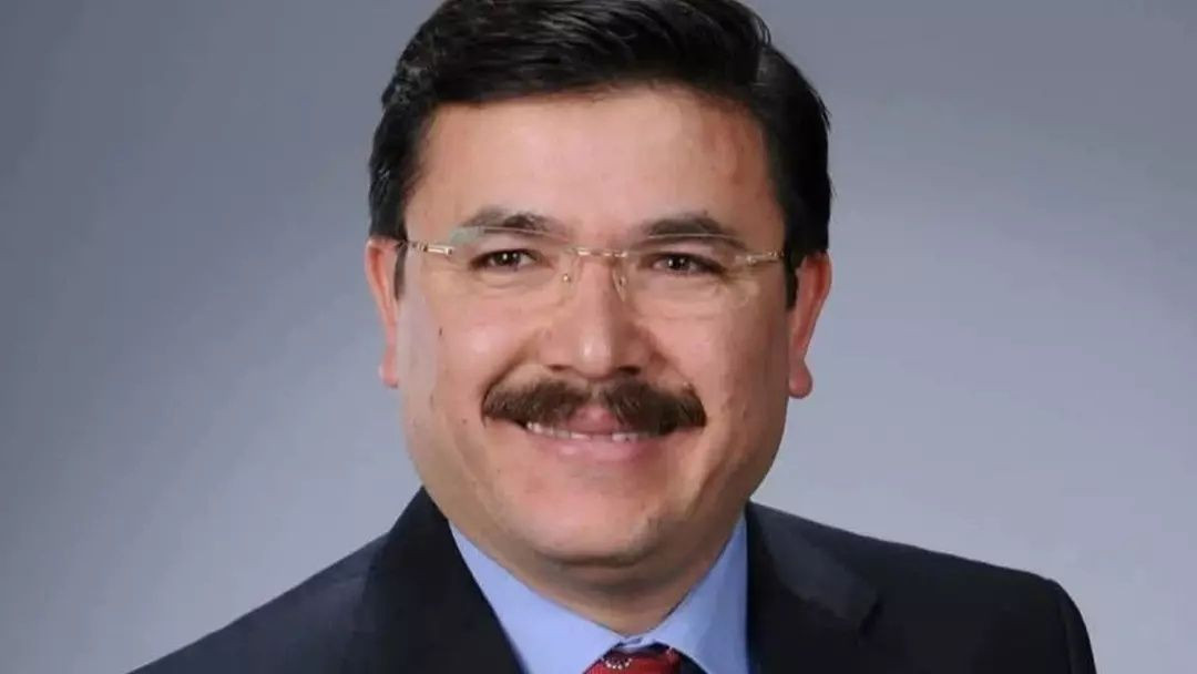 Adana’da korkunç kaza: AK Parti eski ilçe başkanı Şaban İş devrilen traktörün altında kalarak hayatını kaybetti - Sayfa 1