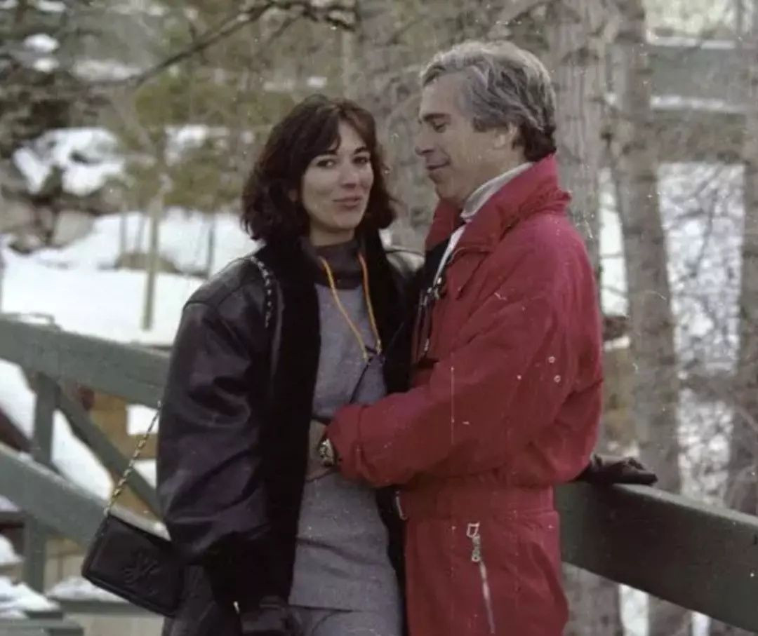 Epstein’ın suç ortağı Maxwell, cinsel ilişki seslerinden deliye döndü: Lüks hapishaneye nakledildi - Sayfa 5