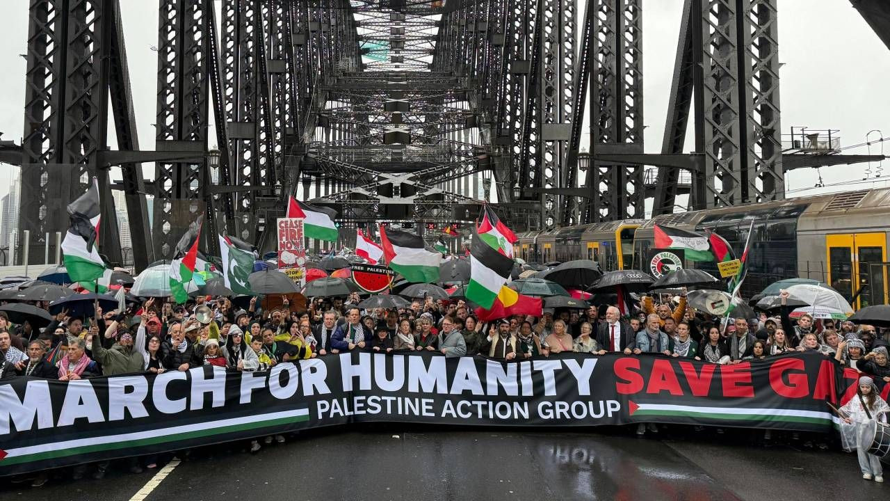 Sidney'de Gazze yürüyüşü... 100 bin kişi ünlü köprüyü kapattı: "Özgür Filistin" - Sayfa 5