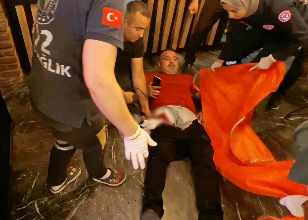 Eski eşinin çalıştığı restoranı basıp, önüne gelene ateş etti! Saldırı öncesi video çekmiş... - Sayfa 11