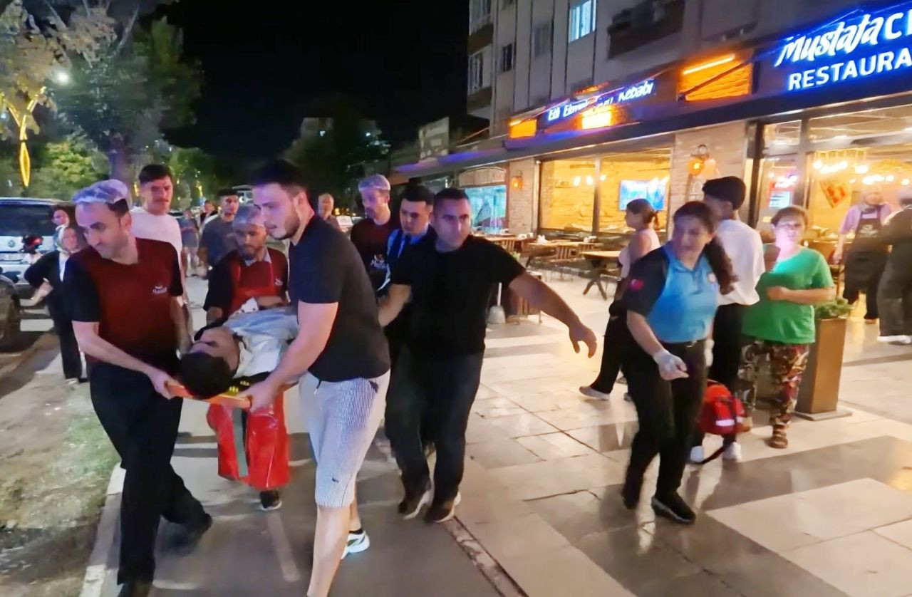 Eski eşinin çalıştığı restoranı basıp, önüne gelene ateş etti! Saldırı öncesi video çekmiş... - Sayfa 10