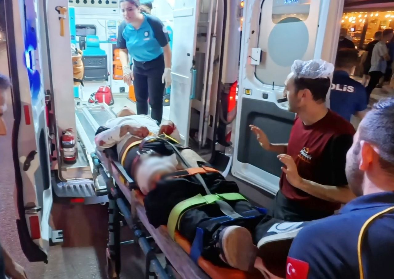 Eski eşinin çalıştığı restoranı basıp, önüne gelene ateş etti! Saldırı öncesi video çekmiş... - Sayfa 8